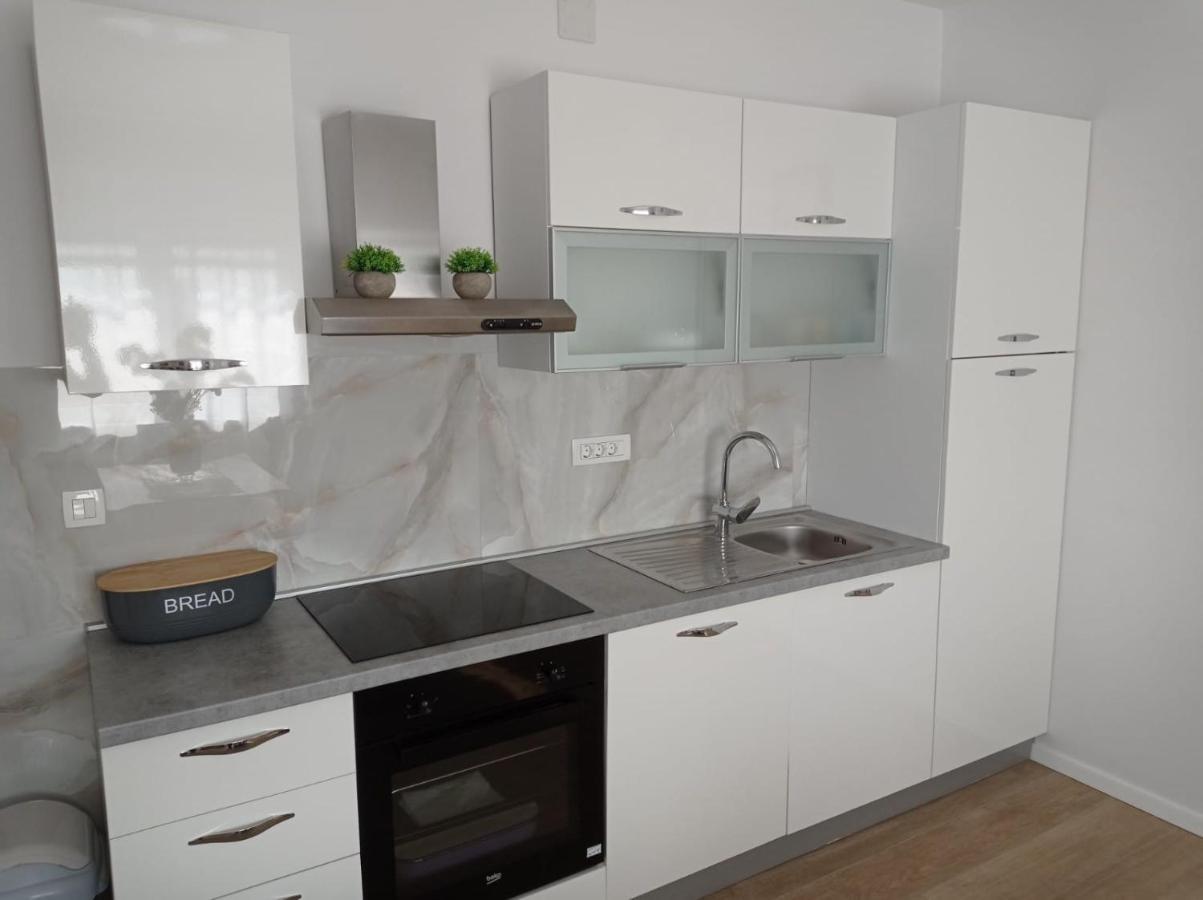 Apartman Franc S Vir Eksteriør billede