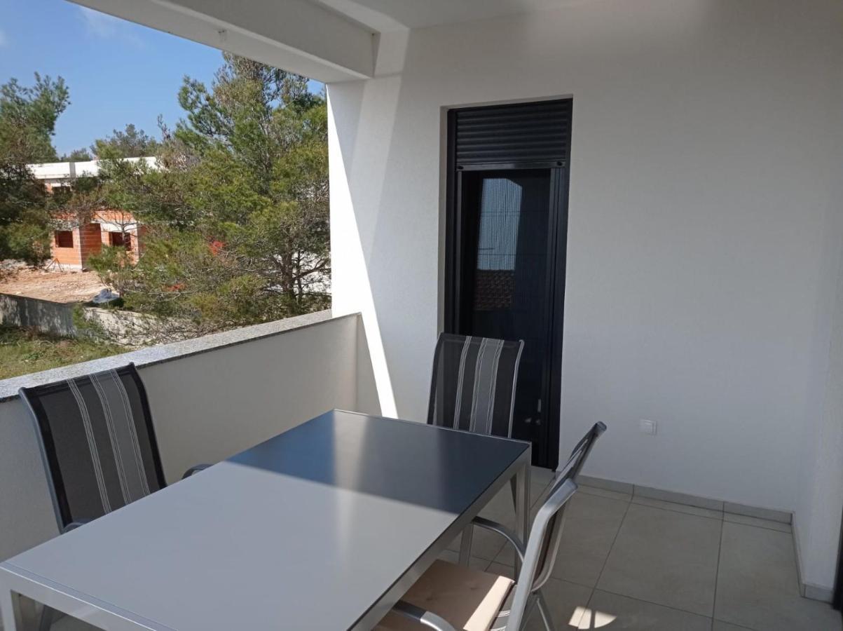 Apartman Franc S Vir Eksteriør billede