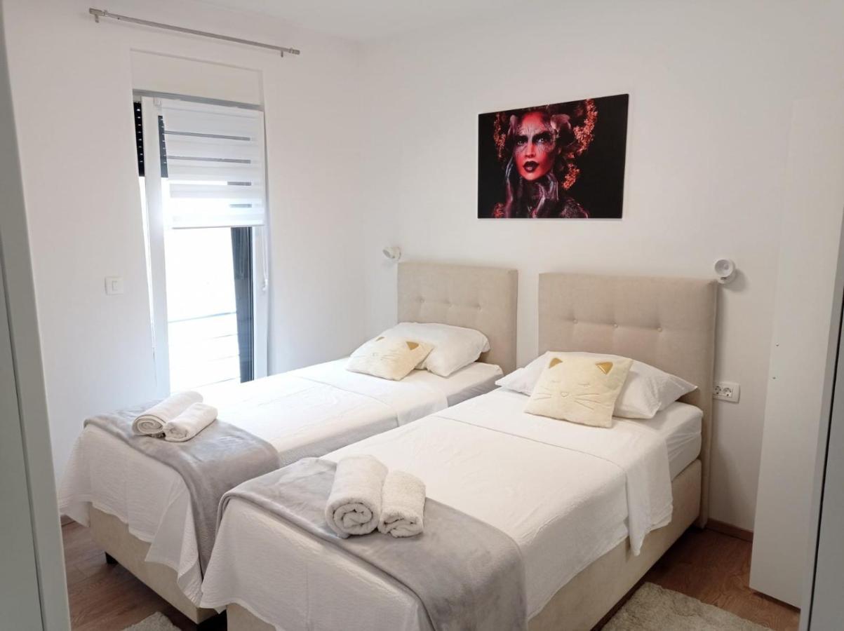 Apartman Franc S Vir Eksteriør billede
